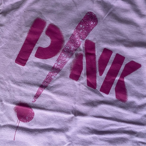 Jerry Leigh Pink Musician Music Pop Official t-Shirt Graphic Spell OUT - Picture 5 of 6